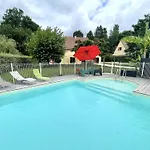 La Sarrazine-gite Familial-piscine Carlux