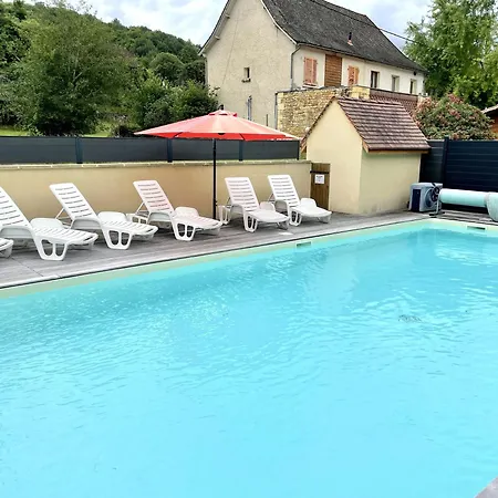 La Sarrazine-Gite Familial-Piscine * Carlux