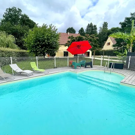La Sarrazine-gite Familial-piscine Dom wakacyjny *