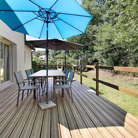 La Sarrazine-gite Familial-piscine Feriehus *