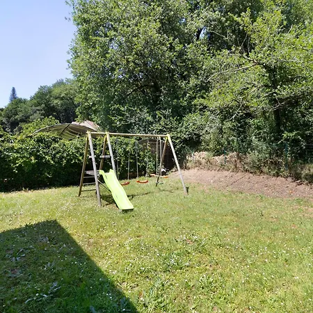 La Sarrazine-gite Familial-piscine Dom wakacyjny *